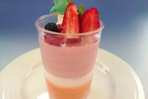 「ストロベリーフロート」&「きんぎょ」登場です(*^_^*)