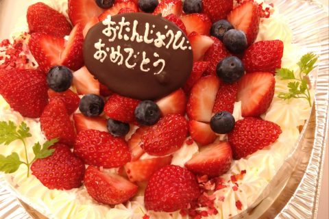 ホールケーキ価格改定について